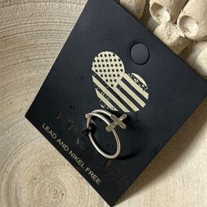 🖤NEW💕Brandy Melville Cross ring